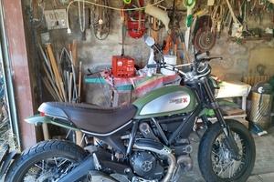 Ducati Scrambler 800 - Urban Enduro 