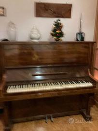 Pianoforte e sgabello