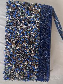 Pochette blu con perline