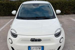 Fiat 500 500e Berlina 23,8 kWh Action