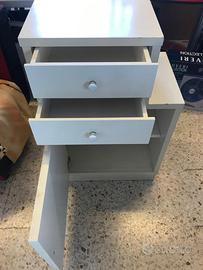 Mobiletto da bagno o camera con cassetti