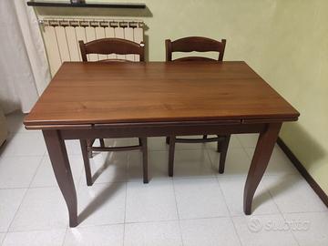 Tavolo in legno massello