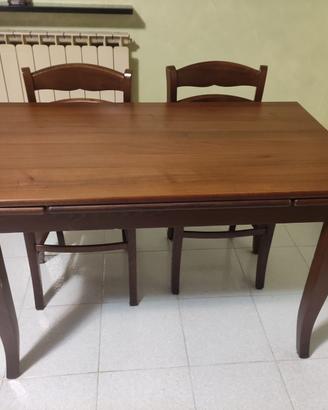 Tavolo in legno massello