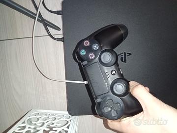 PlayStation 4 slim 