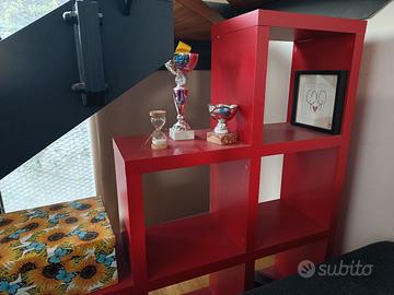 libreria triangolare a 7 cubi