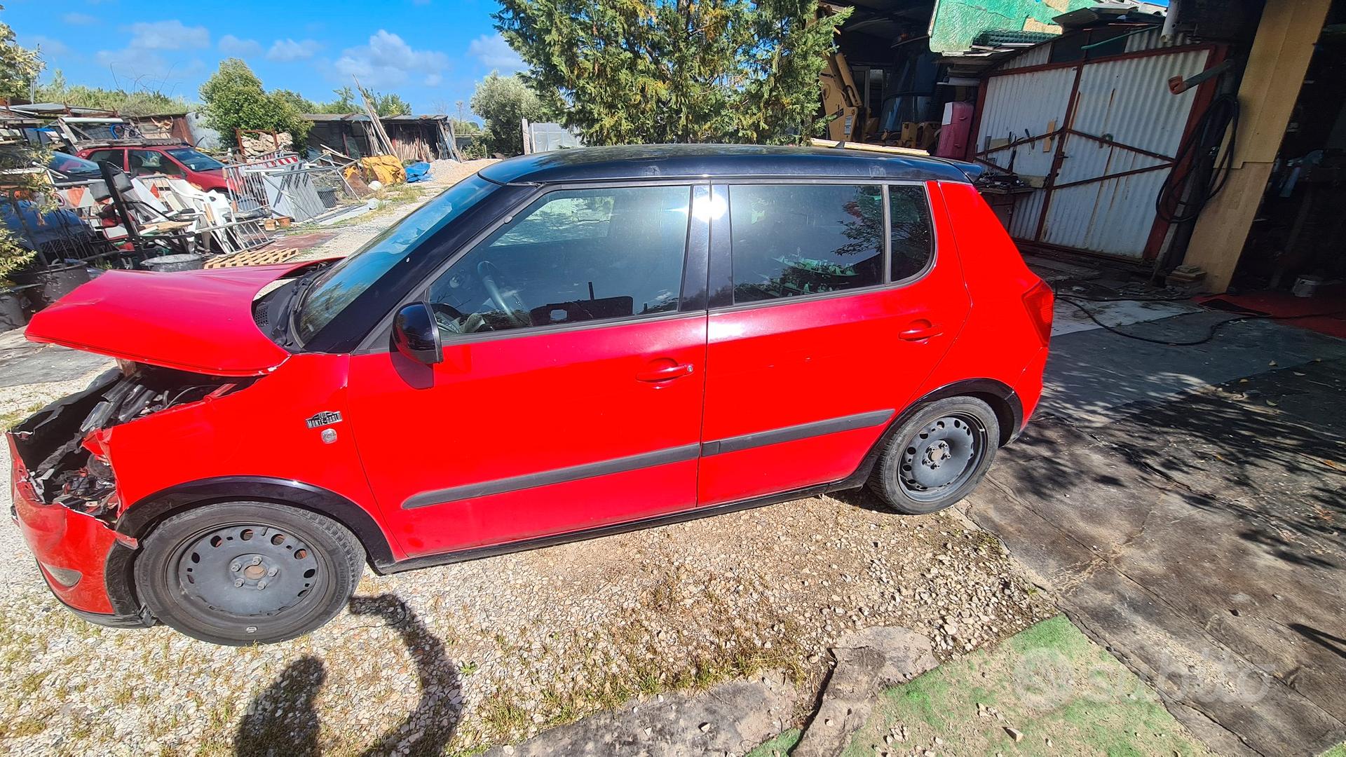 Skoda Fabia 2012 photo 4