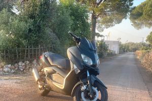 XMAX 250 AKRAPOVIC |Total Black