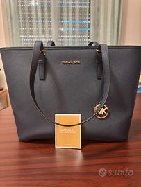 Michael kors borsa a spalla blu marine mai usata