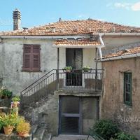 Casa di campagna e terreno