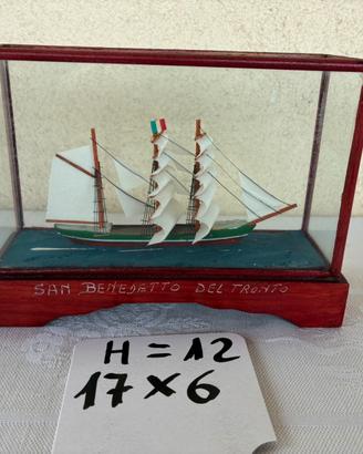 Souvenir in teca di vetro San Benedetto del Tronto