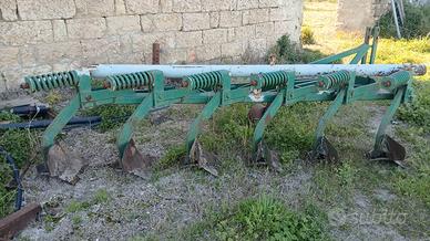 Aratro elastico 6 vomeri