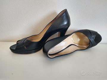 Scarpa con tacco taglia 38