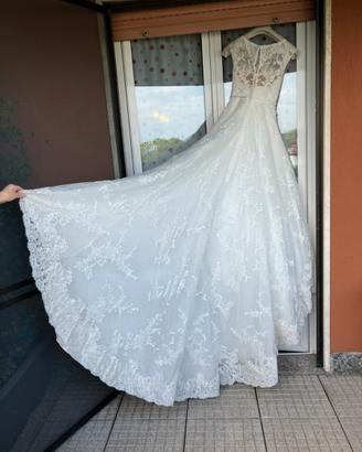 Abito sposa Nicole in pizzo