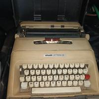 Macchina da scrivere olivetti lettera 35