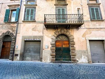 3 LOCALI A VETRALLA