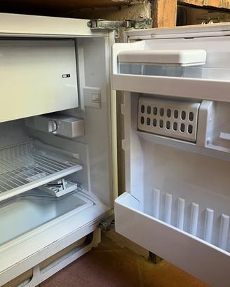 Frigorifero Smeg da incasso – 60×80×55 cm