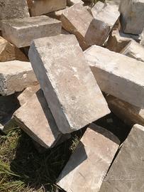 blocchi di pietra della majella