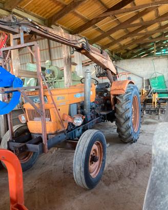 Trattore Fiat OM 750 special con caricatore