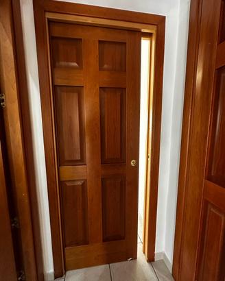 Porta scorrevole in legno massello