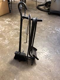 Set attrezzi per camino in ferro