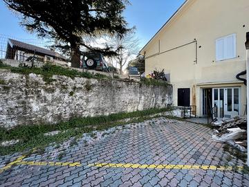 Comodo magazzino in zona semicentrale