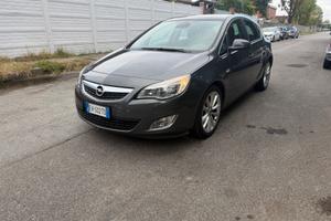 Opel Astra 1.6 benzina 5 porte Cosmo
