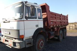 Iveco 330.30