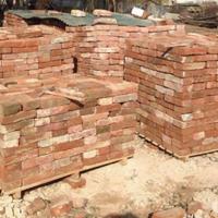 Mattoni vecchi di recupero