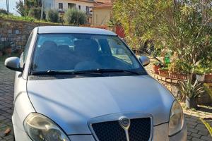 Lancia y 2009