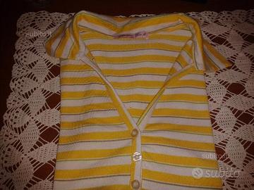 Maglietta a righe gialle e bianche