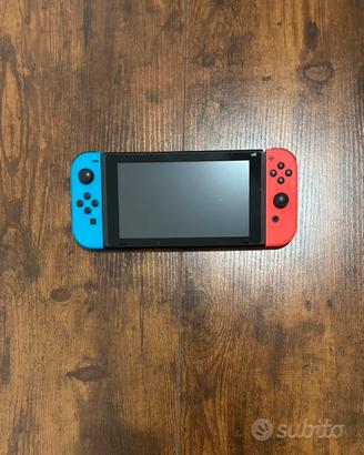Nintendo Switch + microSD 64GB