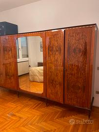 Armadio vintage in legno con specchio - 6 ante