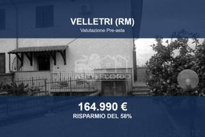 Immobile in asta di 311 m² con più di 5 locali a V