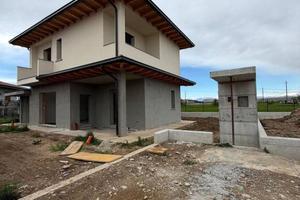 Villa di 109 m² con 4 locali e box auto a Caravagg