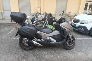 Honda Integra 750 S