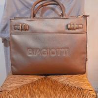 Borsa Laura Biaggiotti pari a nuova. 