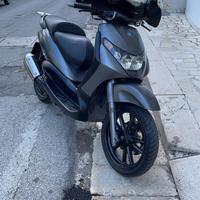 Piaggio Beverly 200