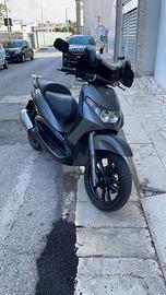 Piaggio Beverly 200