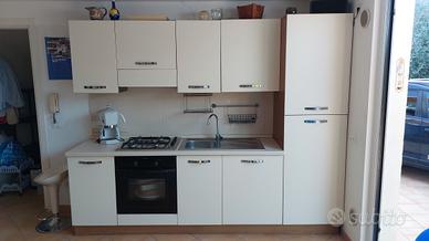 Cucina modello Stella, 240 cm, come nuova
