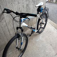 bicicletta GIANT revel 3
