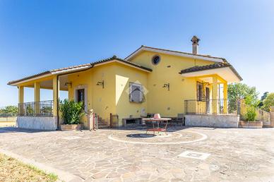 VILLA SINGOLA A CAPENA
