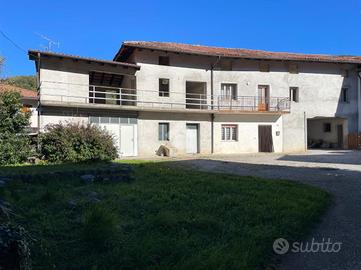 CASA DI CORTE A ATTIMIS