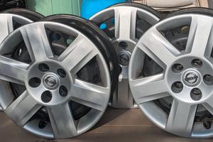 4 cerchi in ferro 16" con coppe originali Nissan Q