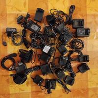 Alimentatori vari per telefoni o altri usi