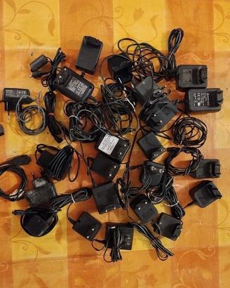 Alimentatori vari per telefoni o altri usi