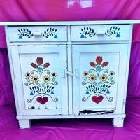 CREDENZA TIROLESE