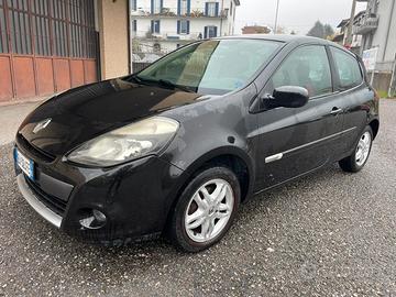 Renault clio Benzina e GPL   (  CAMBIO AUTOMATICO)