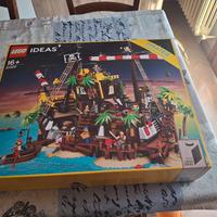 lego 21322 pirate bay