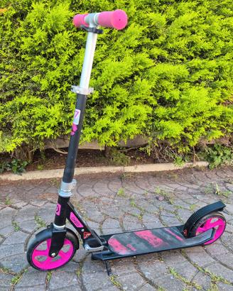 Monopattino MID 7 fuxia e nero