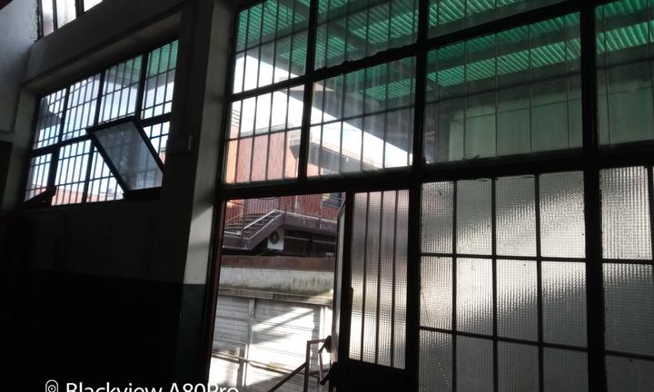 Capannone /laboratorio/magazzino luminoso